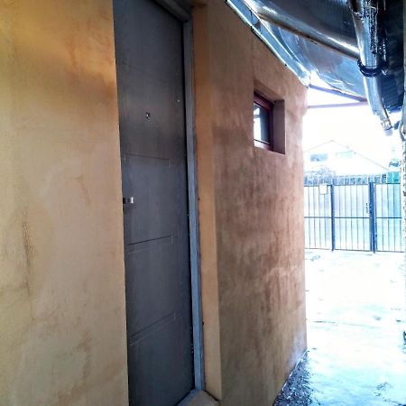 Two Rooms Rustic House - Self Check-In Bucureşti Exterior foto