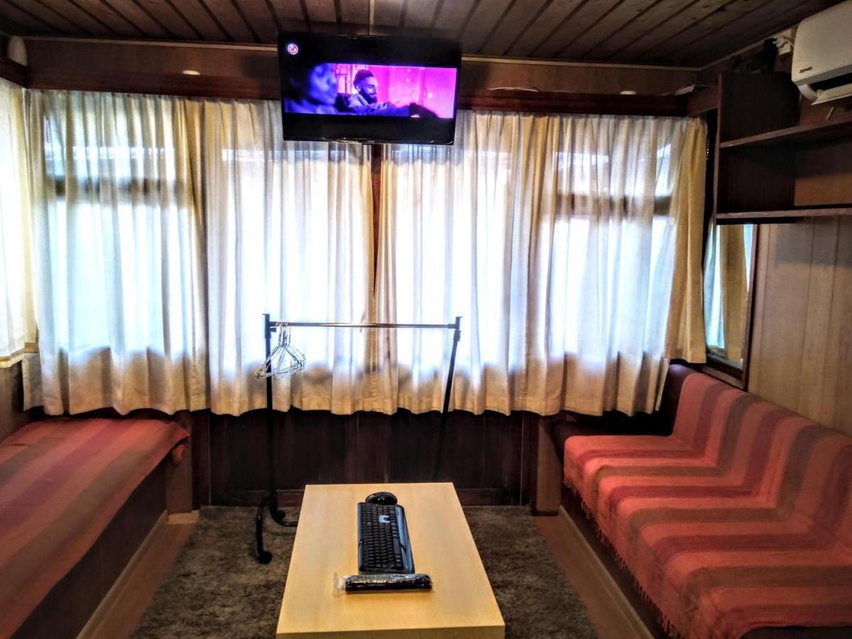 Two Rooms Rustic House - Self Check-In Bucureşti Exterior foto