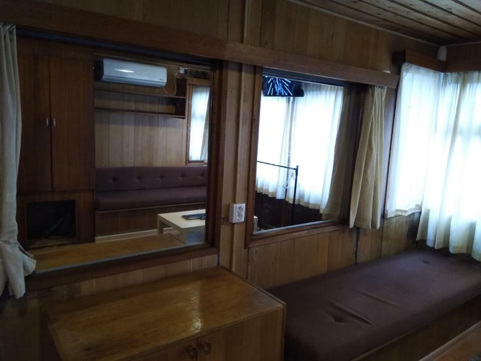 Two Rooms Rustic House - Self Check-In Bucureşti Exterior foto
